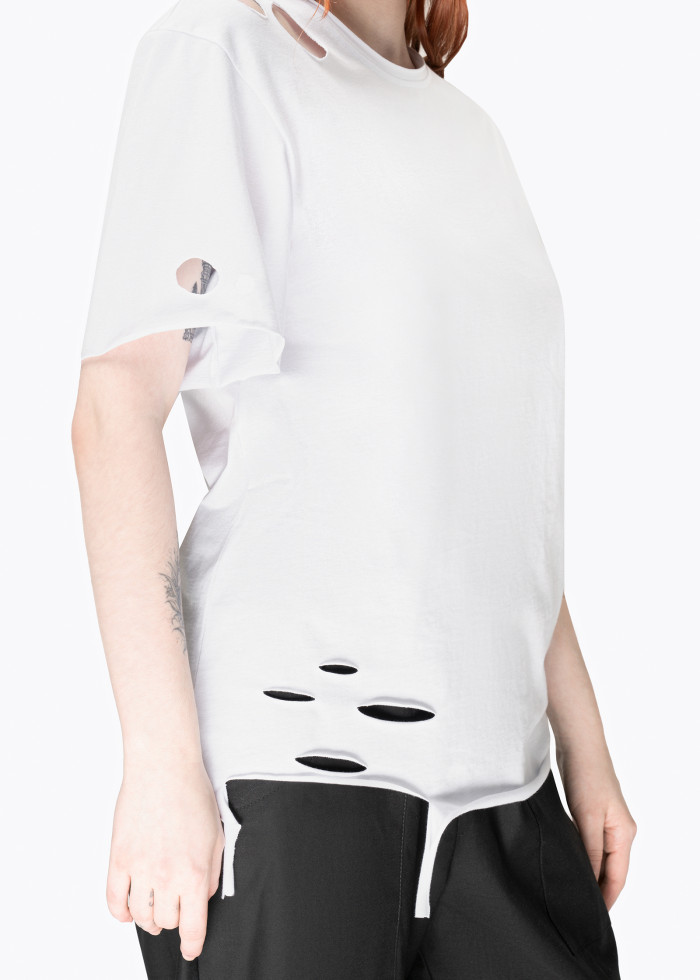 T-SHIRT WITH SLOTS SHADOW. WHITE