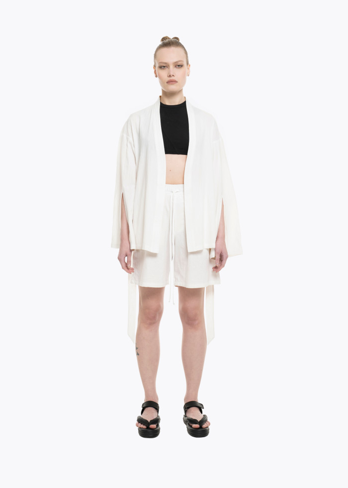 KIMONO MADE OF TEXTURED COTTON IKIGAI. WHITE